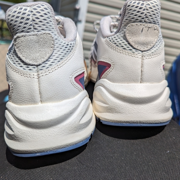 Adidas women's shoes size 8.5 - Picture 7 of 7